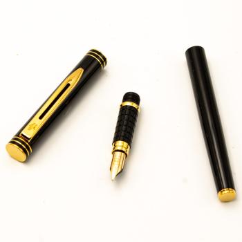 Waterman Exclusive Made in France Füllfederhalter Pen Schwarz Lacquer M 18K Nib