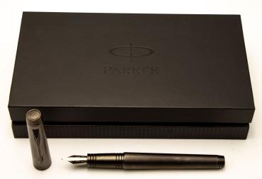 Parker Premier Black Edition Füllfederhalter Pen 18K F Nib S0934560