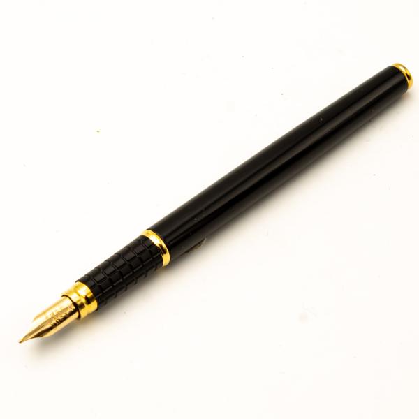 Waterman Exclusive Made in France Füllfederhalter Pen Schwarz Lacquer M 18K Nib