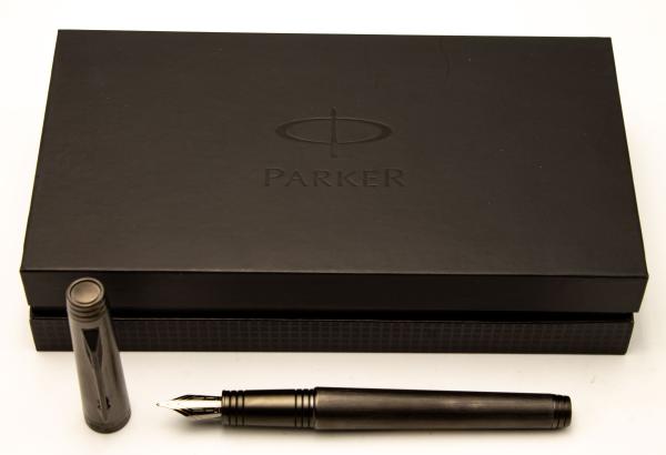 Parker Premier Black Edition Füllfederhalter Pen 18K F Nib S0934560