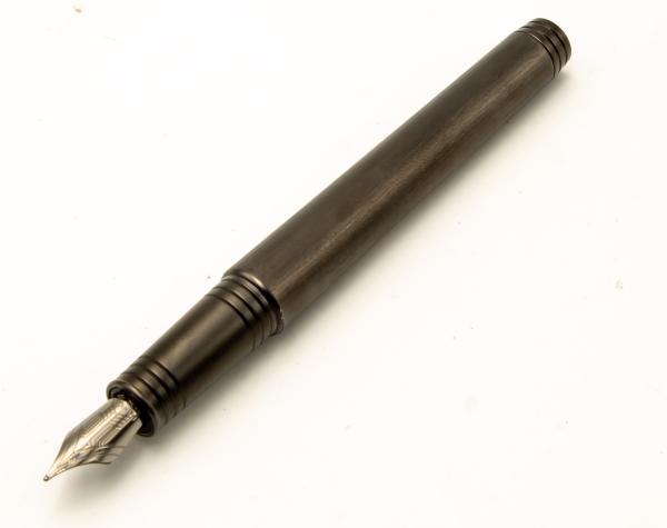 Parker Premier Black Edition Füllfederhalter Pen 18K F Nib S0934560